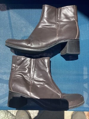 女士二手高跟鞋棕色靴子女式 9 码美国二手 — 第 1/4 张图片