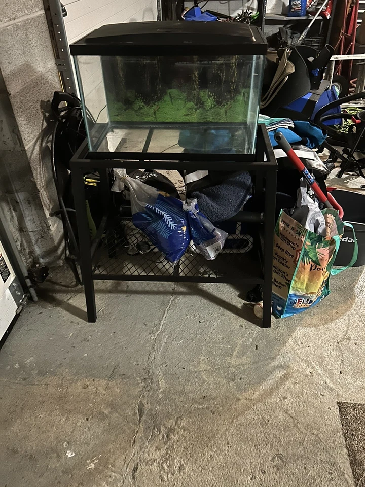 Aqueon Aquarium Fish Tank Starter Kit LED Lighting 10 GalLon - Image 1 of 3