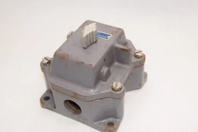 SQUARE D 9001 GW-123 234315 HOA Hand/Off/Auto Control Station Cast Iron NEW - Image 1 of 4