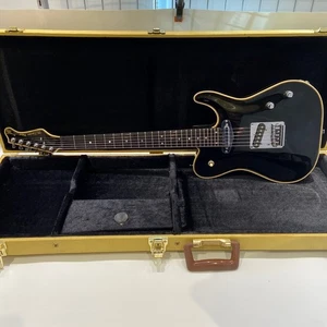 Valley Arts Serie M Deluxe TL 1986 1988 escala media con estuche rígido - Imagen 1 de 11