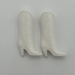 Bonitas botas vaqueras occidentales blancas vintage muñeca Barbie años 80 - Imagen 1 de 6