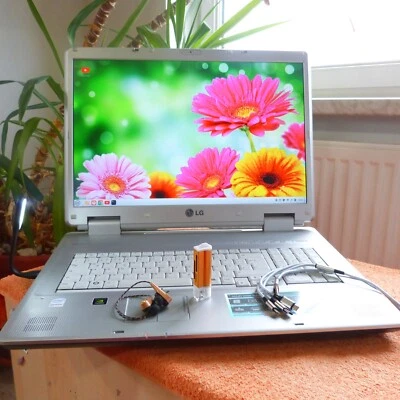 LG S900 19 Zoll ULTRA RARE Kino Display HDPLUS TOP ZUSTAND l Linux Mint 4GB RAM - Bild 1 von 4