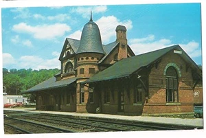 Baltimore and Ohio RAILROAD STATION Train B&O RR Oakland Maryland MD Postcard - Picture 1 of 2