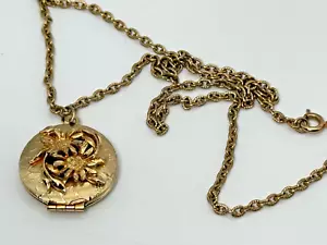 Vintage Pendant Necklace Locket Gold Tone Metal Round Daisy Floral 1960' - Picture 1 of 9