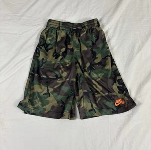 Nike SB Boys Green Camo Basketball Shorts Size M - Picture 1 of 9