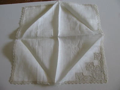 ANTIQUE VINTAGE FINE LINEN HANDMADE LACE TADDED IVORY COLORED HANKERCHIEF UNUSED - Image 1 of 4