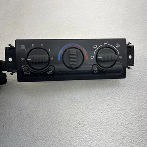 99-02 Chevy Silverado GMC Sierra Heater A/C Climate Control Unit No Defrost OEM - Picture 1 of 20