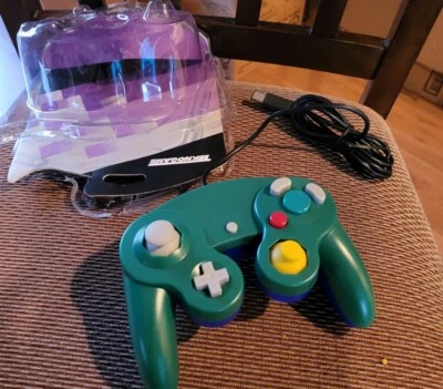 Nintendo GameCube Classic Controller Wii New Open Box - Image 1 of 3