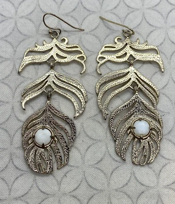 Pendientes Pluma Kendra Scott Eileen Vintage Blanco Madreperla Tono Dorado Foto 1 de 4