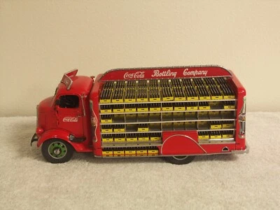 Danbury Mint 1938 Coca-Cola Delivery Truck with Pop Cases - 1:24 Scale - Image 1 of 4