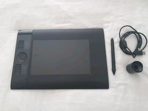 Wacom Intuos 4 PTK-640 Graphics Tablet with Pen, Pen Holder, and USB Cable - Photo 1/8