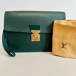 LOUIS VUITTON GRÜN EPI LEDER POCHETTE SELLIER DRAGONNE CLUTCH ARMBAND - Bild 1 von 17