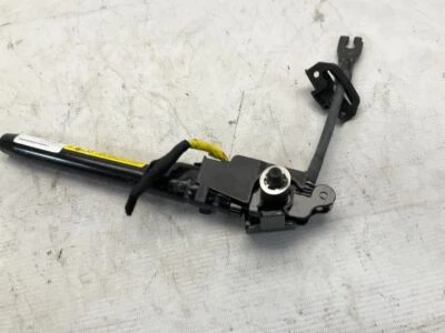 17-24 Alfa Romeo Giulia Ti Sport (952) Front Right Seat Belt Buckle Tensioner B - Image 1 of 4