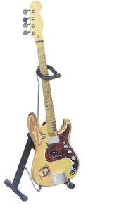 Chitarra di precisione Billy Sheehan The Wife Fender di Axe Heaven con licenza ufficiale - Foto 1 di 2