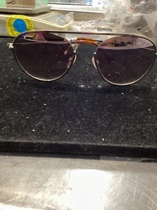 Lunettes de soleil homme Tom Ford TF599 cadre aviateur forme ovale construction métallique construction - Photo 1/5