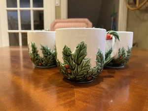 Vintage Lefton 1387 white Holly Berry Coffee Cups Lot Of 7 - Picture 1 of 2