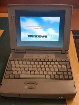 Toshiba Tecra 700CT Laptop Personal Computer Vintage Computing Works! - Image 1 of 4