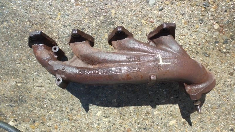 Conjunto de colector de escape izquierdo Ford Expedition 2005-2014 5,4 L 8-330 3 V OEM Foto 1 de 1