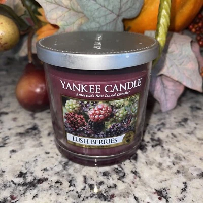 Yankee Candle Retired "LUSH BERRIES"~Fruit~ Small 7 Oz WHITE LABEL ~ RARE ~NEW - Image 1 of 4