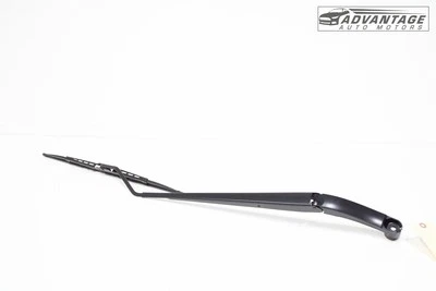 2016-2025 CHEVROLET MALIBU ЛОБОВОЕ СТЕКЛО ПРАВЫЙ ПАССАЖИРСКИЙ СТЕКЛООЧИСТИТЕЛЬ РЫЧАГ С ЛЕЗВИЕМ OEM - Изображение 1 из 4