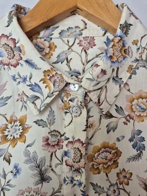 Chemise en coton à fleurs Liberty of London Eva Belle taille 16 collections Cotswolds  - Photo 1/4