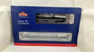 Bachmann 32-285 OO Gauge BR Class 101 DMU DCC Fitted BR Green - Picture 1 of 14