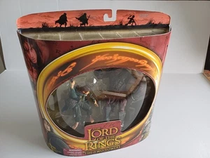 Lord Of The Rings LOTR Action Figure - Pippin and Ugluk - Picture 1 of 4