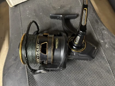Carrete de pesca giratorio Penn Clash 6000 relación de transmisión 5,6,1 Foto 1 de 2