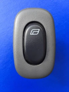Rear Window Switch Grey Genuine Saab Part No 4927547 for Saab 9-5 - 1998-2005 - Picture 1 of 5