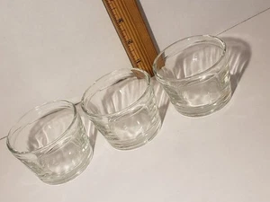 3 Vintage SELTENE Klarglas Auflaufförmchen geriffelte Seiten 4 Unzen Puddingbecher A17 A28 A30 - Bild 1 von 8