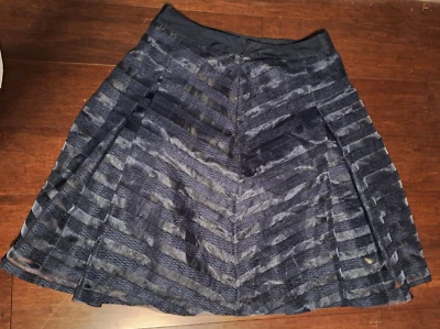 Falda plisada forrada de gasa con sábana a rayas horizontales azul marino talla 1 ESTADO pequeña Foto 1 de 4