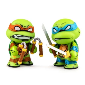 FIGURA VINILO KIDROBOT x TMNT LEONARDO & MICHELANGELO 3" PAQUETE DE 2 - Imagen 1 de 3