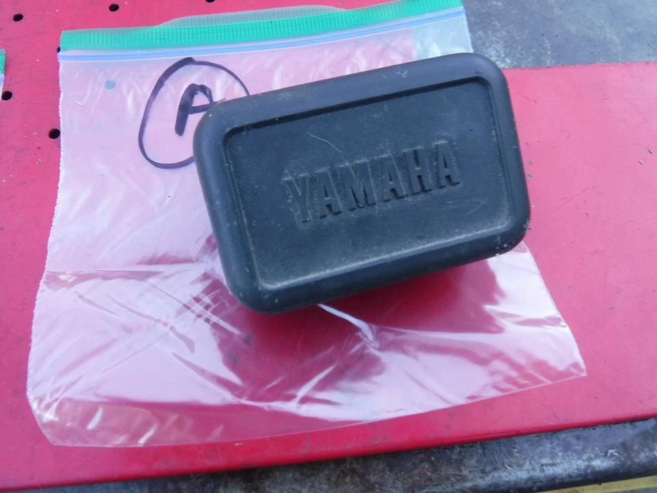 78-79 YAMAHA 340 ENTICER snow parts: HANDLEBAR TOPPER plastic #A - Image 1 of 1