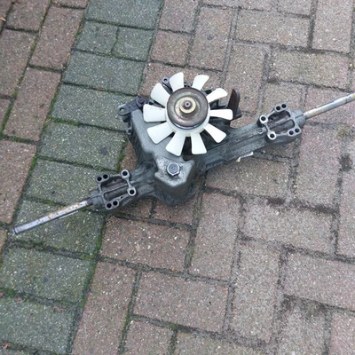 Aufsitzmäher Rasentraktor Hydrostat Getriebe defekt - Bild 1 von 4