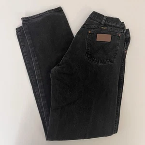 Pantalones de mezclilla para hombre Wrangler 13MWZWK corte vaquero calce original desteñidos negros 33x36 - Imagen 1 de 4