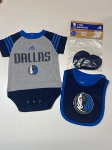 Dallas Mavericks Set 3 pezzi stivaletti bavaglino rampicante grigio neonato bambino - Foto 1 di 1