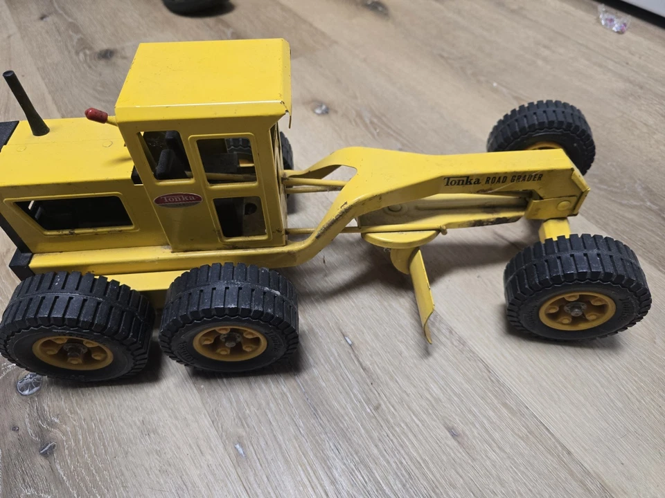Vintage Tonka Yellow Pressed Metal Toy Construction Road Grader - 17” - Image 1 of 4