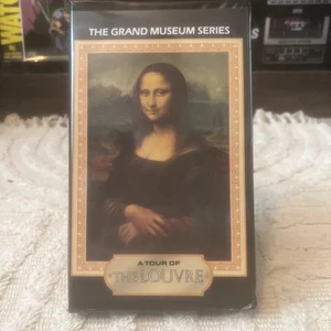 A TOUR OF  THE LOUVRE (VHS) THE GRAND MUSEUM SERIES  - Bild 1 von 2