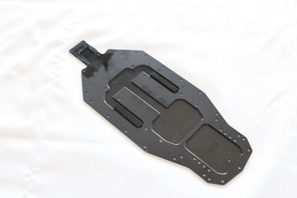 XB-5414 xray XB2 19' carpet buggy chassis - Image 1 of 2