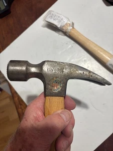 VAUGHAN 606M 28 oz. WAFFLE FACE HAMMER 17.75" wood HANDLE & extra Handle - Picture 1 of 5