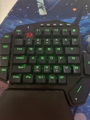 Redragon K585 PRO - Braune Schalter - Einhandtastatur Gaming - Bild 1 von 3