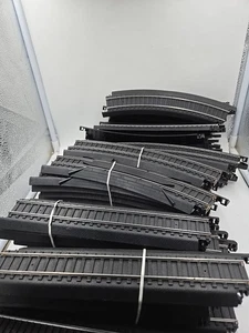   Life-Like  PowerLoc23 Curve 18 straight Train Tracks HO Scale + 14 Of Bachmann - Picture 1 of 14