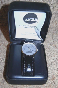 Reloj Premio Campeonato Torneo de Baloncesto NCAA 2004 RARO Connecticut - Imagen 1 de 4
