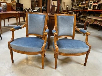 André Mailfert : paire de fauteuils style Louis XVI - Photo 1/4