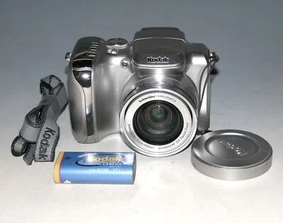 Kodak EasyShare Z612 6.1MP Digital Camera - Silver #2769 - Image 1 of 4