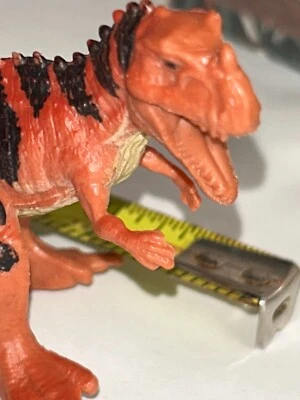 Jurassic World Mini Action Dino Mattel Ceratosaurus PARQUE Cretáceo 3' 1/2. Foto 1 de 4