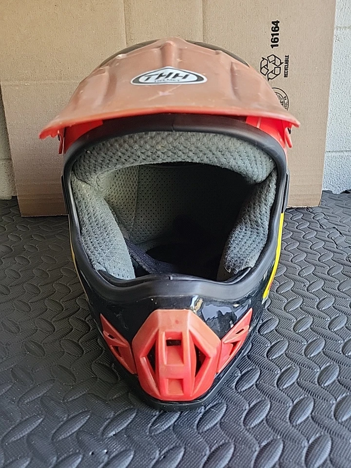 THH Motocross Helmet T-660 Size XL Black Red White Checkered Dirt Bike Helmet - Image 1 of 4