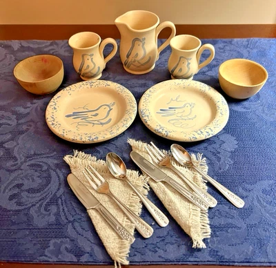 American Girl Kirsten's 陶器套装 15 件 Pitcher 2 盘 2 杯 6 餐具 — 第 1/4 张图片