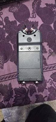 Tascam DR-40X Portable 4-Track Handheld Digital Audio Recorder & USB Interface - Image 1 of 3