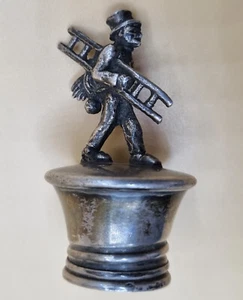 Alter Zierkorken, Flaschenstopfen Metall versilbert, Schornsteinfeger, wohl WMF - Picture 1 of 5